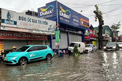 Cảnh báo mưa dông khu vực nội thành Hà Nội chiều 25/9