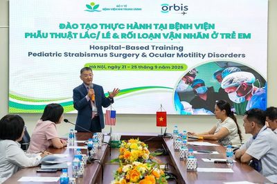 Hơn 30 trẻ mắc lác và rối loạn vận nhãn được khám, điều trị miễn phí