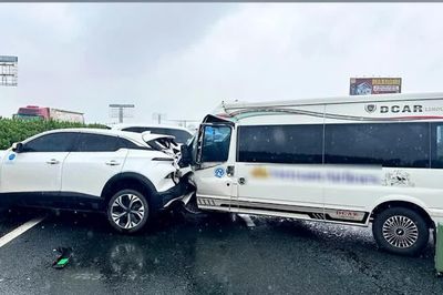 Tạm giữ hình sự lái xe Lexus vì cố tình phanh đột ngột gây tai nạn trên cao tốc