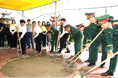 Khai quật mộ chôn tập thể, tìm hài cốt 8 liệt sĩ bị sát hại năm 1951