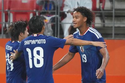 Nhật Bản vào bán kết ASIAD sau bàn thắng gây tranh cãi