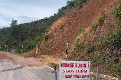 Cảnh báo nguy cơ sạt lở đất tại đèo Phượng Hoàng đoạn Quốc lộ 26 qua tỉnh Đắk Lắk