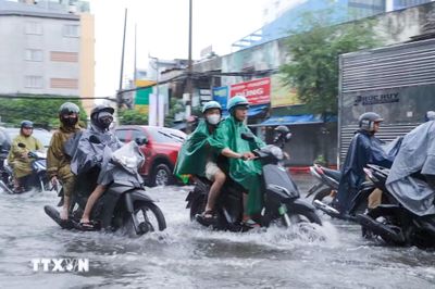 Thời tiết hôm nay (26-9): Trung Bộ và Nam Bộ có mưa dông