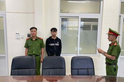 'Con nghiện' về quê đầu thú