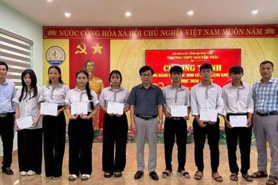 Thêm điểm tựa cho học sinh có hoàn cảnh khó khăn