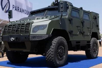 Cận cảnh xe bọc thép Mbada chịu được vụ nổ tương đương 6kg TNT