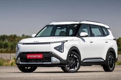 Cận cảnh Kia Carens 2026 sắp trình làng tại Việt Nam