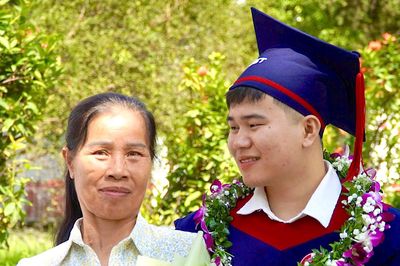 Mẹ đơn thân làm rẫy, nuôi con tốt nghiệp thủ khoa Bách khoa Hà Nội