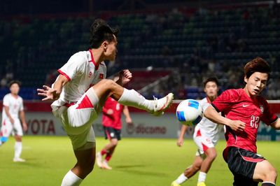 Xác định 2 cặp đấu vòng bán kết bóng đá nam Asiad 2026