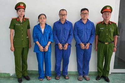 Khởi tố, bắt tạm giam nhóm đối tượng in, phát hành 21.000 quyển sách trái phép