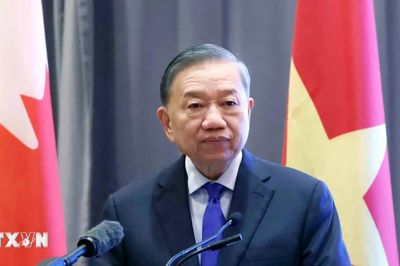 Tổng Bí thư, Chủ tịch nước Tô Lâm gặp gỡ cán bộ, nhân viên Đại sứ quán và cộng đồng người Việt Nam tại Canada