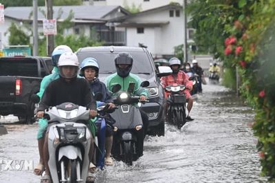 Thái Lan mở các kênh khẩn cấp hỗ trợ du khách trong vùng ngập lụt ở Bangkok