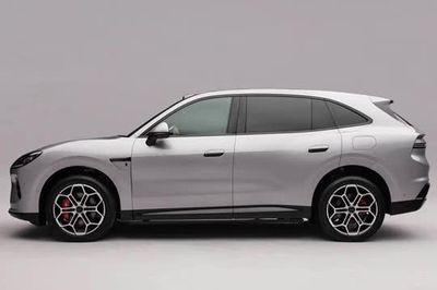 SUV công suất 462 mã lực, trang bị tối tân, giá gần 930 triệu đồng
