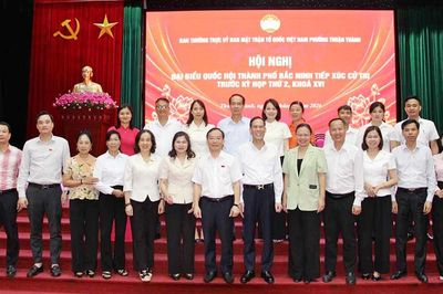 Đoàn đại biểu Quốc hội thành phố Bắc Ninh tiếp xúc cử tri phường Thuận Thành