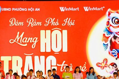 Đặc sắc chương trình 'Mang hội trăng trở về' tại phường Hội An