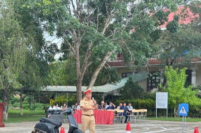 Tuyên truyền an toàn giao thông cho học sinh vùng biên giới