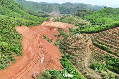 Dự án Đường liên vùng Khánh Sơn - Khánh Vĩnh: Nỗ lực đẩy nhanh tiến độ
