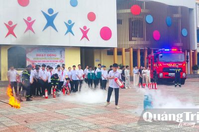 Sôi nổi các hoạt động trải nghiệm phòng cháy, chữa cháy và cứu nạn, cứu hộ