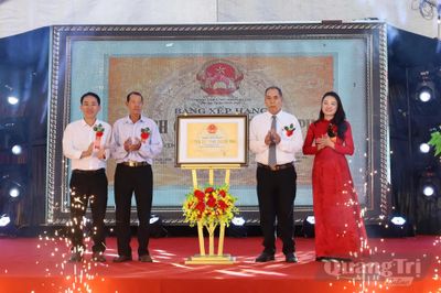 Lễ đón nhận Bằng xếp hạng Di tích lịch sử cấp tỉnh Nhà thờ họ Hồ Văn