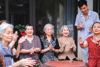 Biến áp lực già hóa dân số thành dư địa tăng trưởng