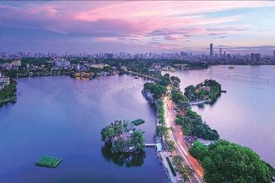 Đánh thức tiềm năng viên ngọc quý Hồ Tây