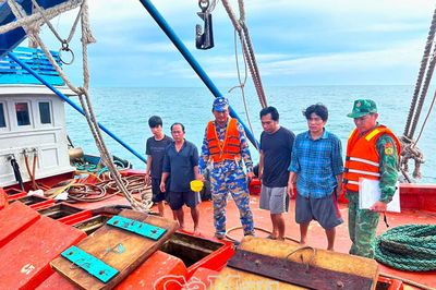 Phát hiện hơn 40.000 lít dầu không rõ nguồn gốc trên biển