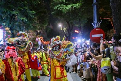Tìm về điệu múa sư tử truyền thống đêm Trung thu
