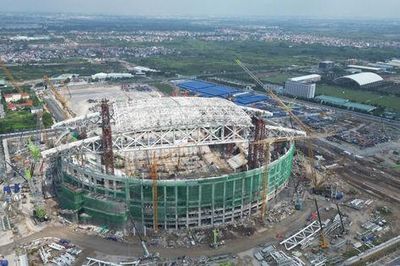 Sân vận động 60.000 chỗ dần thành hình dưới mái vòm nghìn tấn
