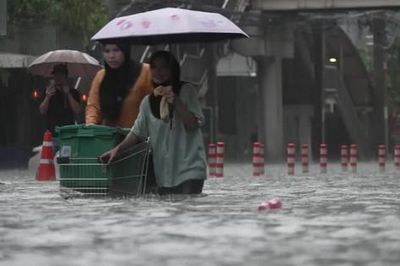 Mưa lớn dồn dập, Bangkok đối mặt ngập lụt trên diện rộng