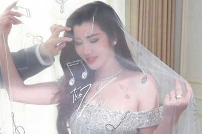 Thiết kế váy cưới đặc biệt của vợ Akira Phan trong ngày trọng đại