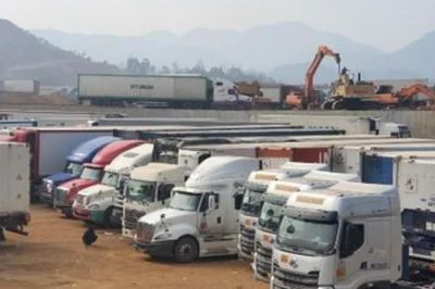 Né phong tỏa của Mỹ trên đường biển, Iran 'mắc cạn' trên đường bộ