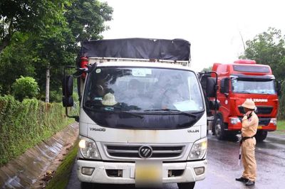 Nhiều xe tải bị phát hiện vi phạm tốc độ trên tuyến Hòa Lạc - Hòa Bình