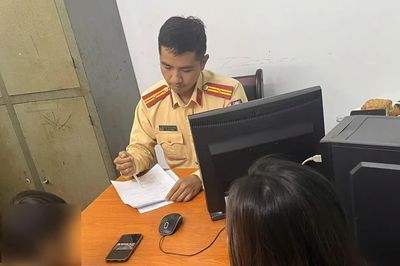 Hà Nội: Camera AI xác minh nhóm thiếu niên đi xe đạp điện công cộng 'đánh võng'
