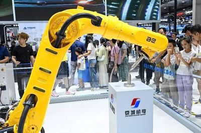 Trung Quốc: Lắp đặt 354.000 robot công nghiệp trong một năm, chiếm 59% toàn cầu