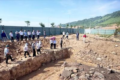 'Đánh thức' di tích dưới chân đèo Hải Vân
