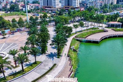 Tuyến đường sở hữu ba 'lá phổi xanh' giữa đô thị cao tầng phía Tây Hà Nội