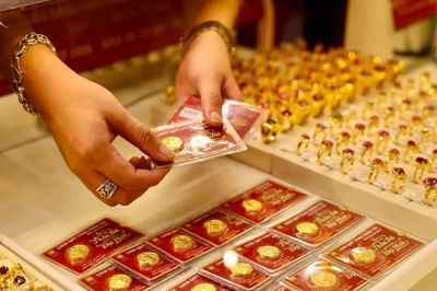 Mua vàng đầu tuần, cuối tuần lỗ lớn