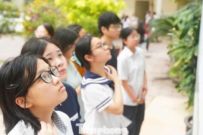 Tuyển sinh lớp 10: Đừng mặc định bỏ môn thi thứ ba là tiếng Anh