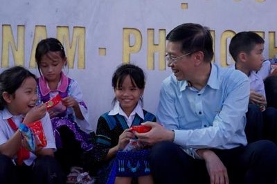 [VIDEO] Ấm áp mùa Trung thu đầu tiên dưới mái trường mang tên PETROVIETNAM nơi biên giới
