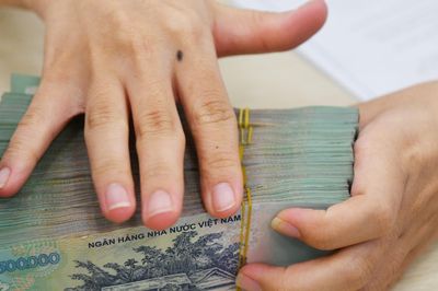 Hủy hợp đồng bảo hiểm sau hơn 2 năm đóng 150 triệu, người mua nhận về gần 21 triệu