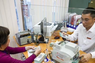 Đóng BHXH 33 năm, nghỉ việc khi chưa đủ tuổi có được nhận lương hưu ngay?