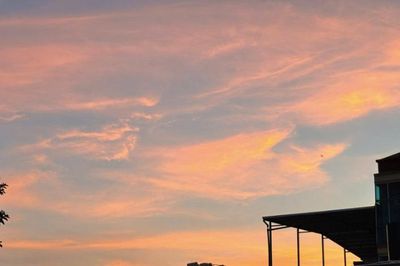 Vợ tái mặt khi biết cách chồng 'trả ơn' chủ nợ
