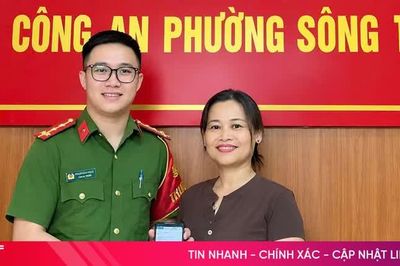 Nhận 300 triệu đồng chuyển khoản nhầm, người phụ nữ trình báo công an trả lại