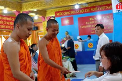 Xây dựng thế trận lòng dân - Bài cuối: Giúp đồng bào vươn lên làm giàu