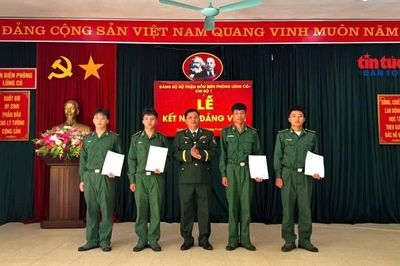 Bốn chiến sĩ Biên phòng dân tộc thiểu số vinh dự được kết nạp Đảng
