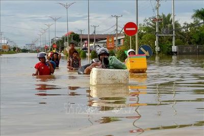 Hơn 2.900 hộ gia đình ở Campuchia phải sơ tán vì lũ lụt