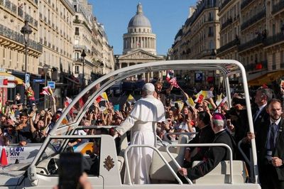 600.000 người tập trung tại Paris chờ Thánh lễ của Giáo hoàng Leo