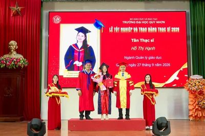 Trường Đại học Quy Nhơn trao bằng tốt nghiệp thạc sĩ cho 126 học viên