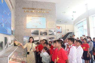 Gần 30.000 lượt khách đến thăm viếng Khu tưởng niệm chiến sĩ Gạc Ma