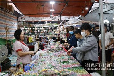 Gần 100 gian hàng được trưng bày tại Hội chợ Thương mại - Du lịch xã Bắc Sơn